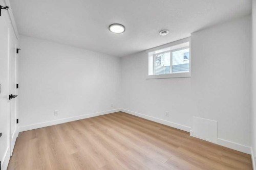 32 Allandale Close Se, Calgary, AB - Indoor Photo Showing Other Room