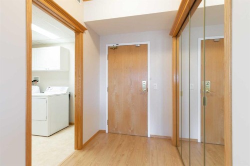 314-223 Tuscany Springs Boulevard Nw, Calgary, AB - Indoor Photo Showing Laundry Room