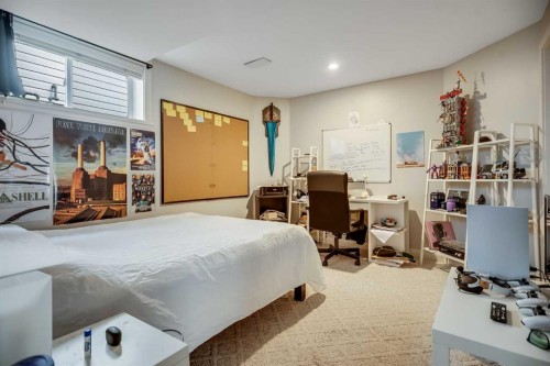 113 Somerside Green Sw, Calgary, AB - Indoor Photo Showing Bedroom