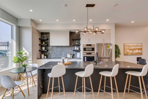 2013 23 Avenue Nw, Calgary, AB - Indoor Photo Showing Other Room