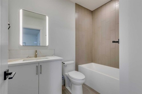 2013 23 Avenue Nw, Calgary, AB - Indoor Photo Showing Bathroom