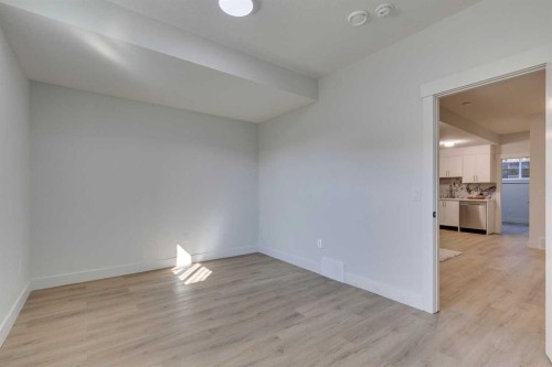2013 23 Avenue Nw, Calgary, AB - Indoor Photo Showing Other Room