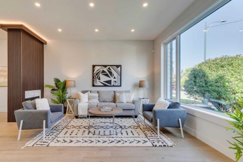 2013 23 Avenue Nw, Calgary, AB - Indoor Photo Showing Living Room