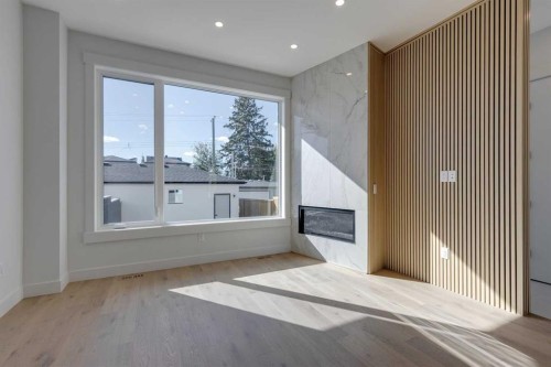 2015 23 Avenue Nw, Calgary, AB - Indoor Photo Showing Other Room