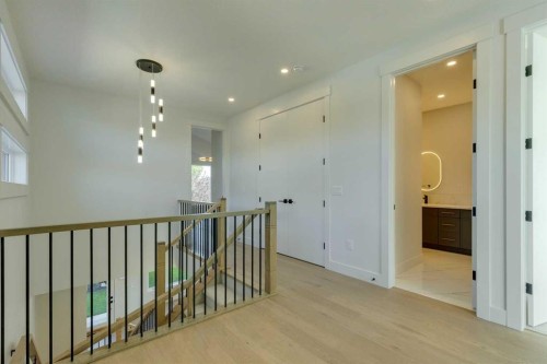 2015 23 Avenue Nw, Calgary, AB - Indoor Photo Showing Other Room