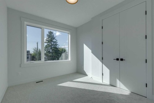 2015 23 Avenue Nw, Calgary, AB - Indoor Photo Showing Other Room