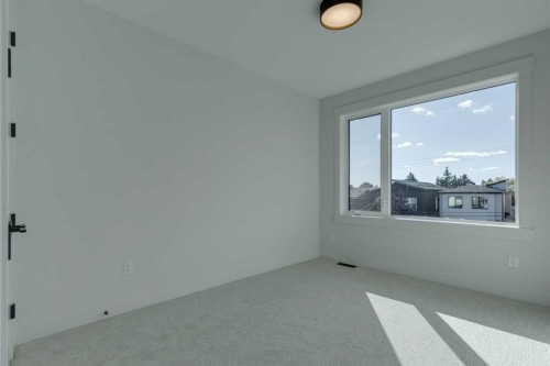 2015 23 Avenue Nw, Calgary, AB - Indoor Photo Showing Other Room