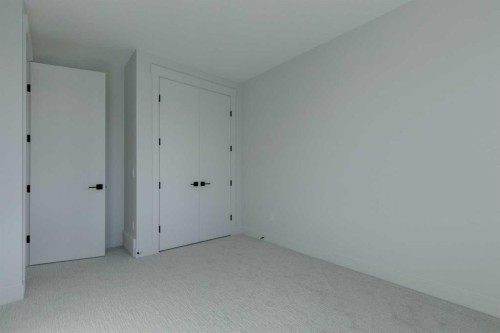 2015 23 Avenue Nw, Calgary, AB - Indoor Photo Showing Other Room