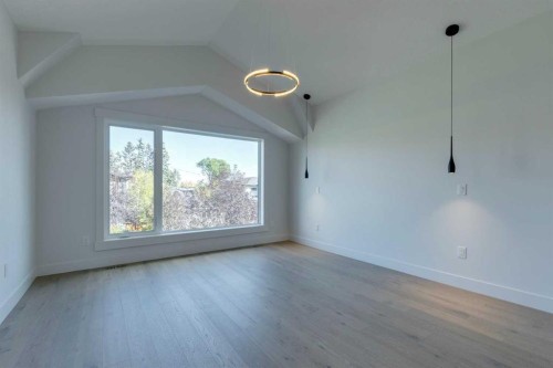 2015 23 Avenue Nw, Calgary, AB - Indoor Photo Showing Other Room