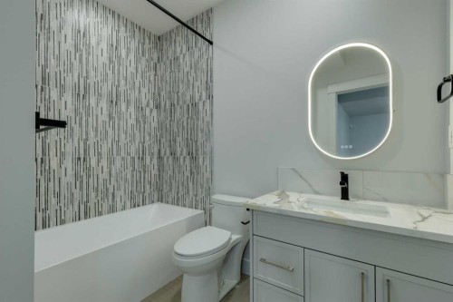 2015 23 Avenue Nw, Calgary, AB - Indoor Photo Showing Bathroom