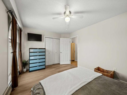 301-1528 11 Avenue Sw, Calgary, AB - Indoor Photo Showing Bedroom
