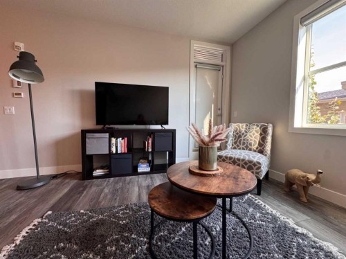 110-8355 19 Avenue Sw, Calgary, AB - Indoor