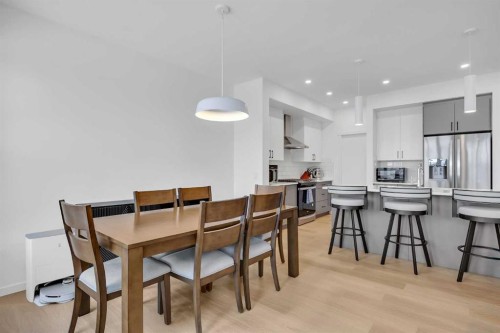 16 Magnolia Bay Se, Calgary, AB - Indoor