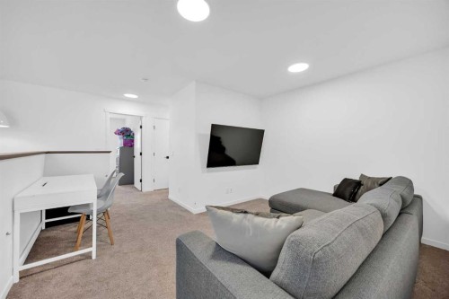 16 Magnolia Bay Se, Calgary, AB - Indoor Photo Showing Other Room