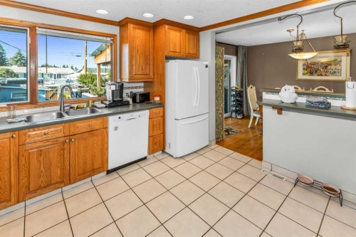 46 Marbrooke Circle Ne, Calgary, AB - Indoor Photo Showing Kitchen With Double Sink