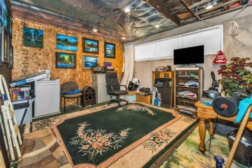 46 Marbrooke Circle Ne, Calgary, AB - Indoor