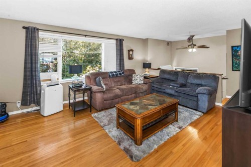 46 Marbrooke Circle Ne, Calgary, AB - Indoor Photo Showing Living Room