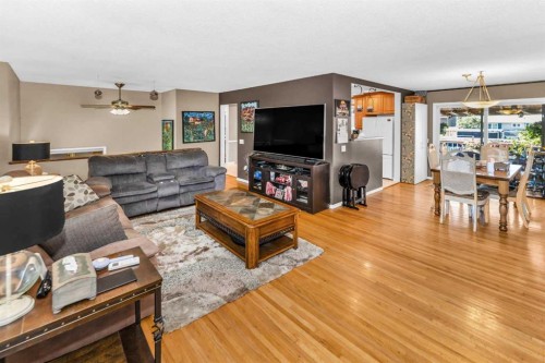 46 Marbrooke Circle Ne, Calgary, AB - Indoor Photo Showing Living Room