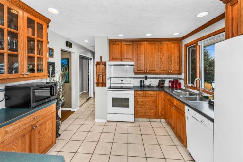 46 Marbrooke Circle Ne, Calgary, AB - Indoor Photo Showing Kitchen With Double Sink