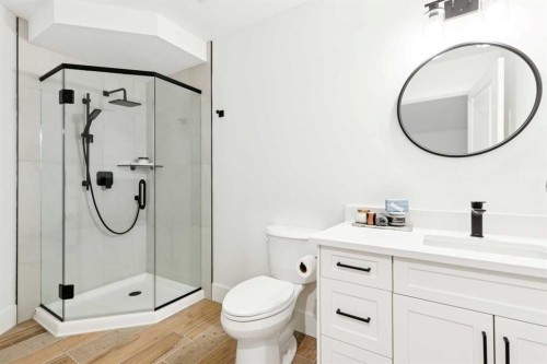 5 Mckenzie Lake Point Se, Calgary, AB - Indoor Photo Showing Bathroom