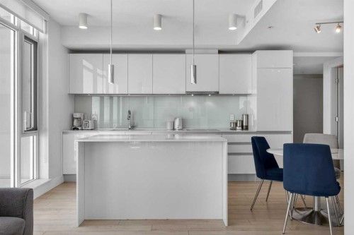 2604-1188 3 Street Se, Calgary, AB - Indoor Photo Showing Kitchen With Upgraded Kitchen