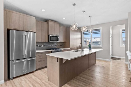 18 Evanscrest Heights Nw, Calgary, AB - Indoor Photo Showing Kitchen With Upgraded Kitchen