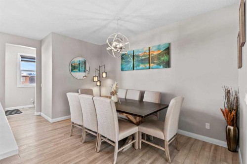 18 Evanscrest Heights Nw, Calgary, AB - Indoor Photo Showing Dining Room