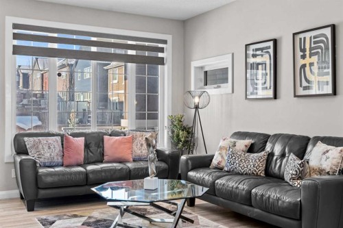 18 Evanscrest Heights Nw, Calgary, AB - Indoor Photo Showing Living Room