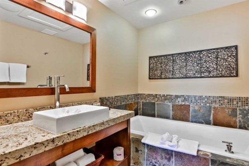 319D-1818 Mountain Avenue, Canmore, AB - Indoor Photo Showing Bathroom