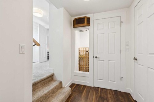 3731 45 Street Sw, Calgary, AB - Indoor Photo Showing Other Room
