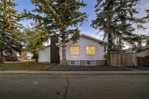 3731 45 Street Sw, Calgary, AB - Outdoor