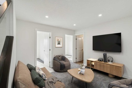 228 Sovereign Common Sw, Calgary, AB - Indoor Photo Showing Living Room