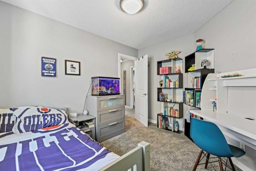 92 Cranwell Green Se, Calgary, AB - Indoor Photo Showing Bedroom