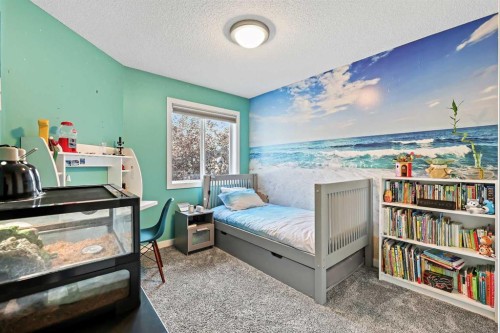 92 Cranwell Green Se, Calgary, AB - Indoor Photo Showing Bedroom