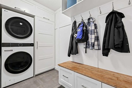 92 Cranwell Green Se, Calgary, AB - Indoor Photo Showing Laundry Room