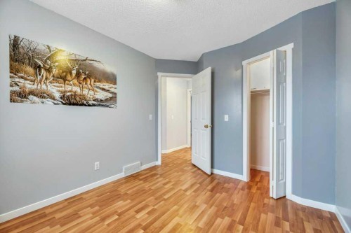5 Strathmore Lakes Crescent, Strathmore, AB - Indoor Photo Showing Other Room