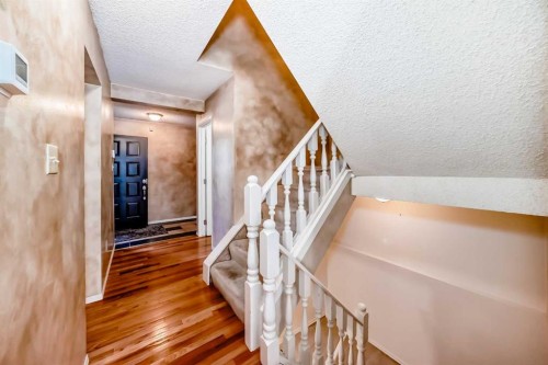 219 Point Mckay Terrace Nw, Calgary, AB - Indoor Photo Showing Other Room