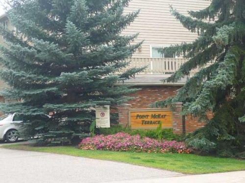 219 Point Mckay Terrace Nw, Calgary, AB - Outdoor With Facade