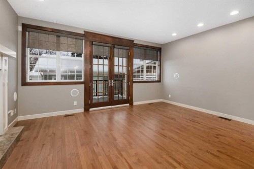 5628 Henwood Street Sw, Calgary, AB - Indoor Photo Showing Other Room