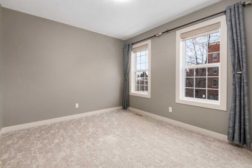 5628 Henwood Street Sw, Calgary, AB - Indoor Photo Showing Other Room