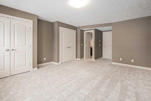 5628 Henwood Street Sw, Calgary, AB - Indoor Photo Showing Other Room