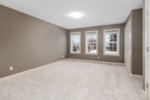 5628 Henwood Street Sw, Calgary, AB - Indoor Photo Showing Other Room
