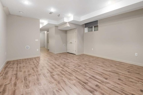 5628 Henwood Street Sw, Calgary, AB - Indoor