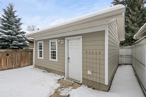 5628 Henwood Street Sw, Calgary, AB - Outdoor With Exterior