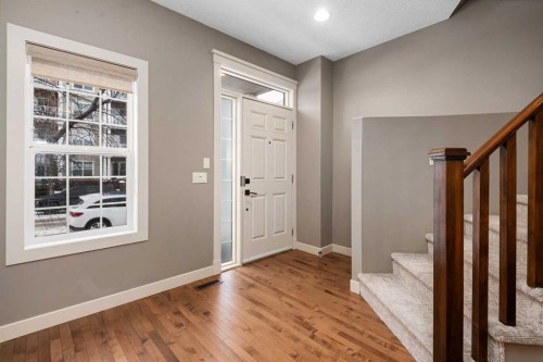 5628 Henwood Street Sw, Calgary, AB - Indoor Photo Showing Other Room