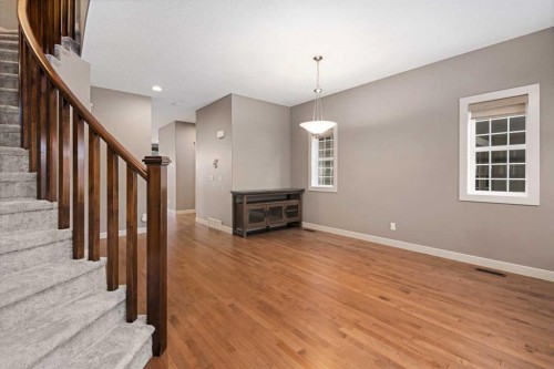 5628 Henwood Street Sw, Calgary, AB - Indoor Photo Showing Other Room