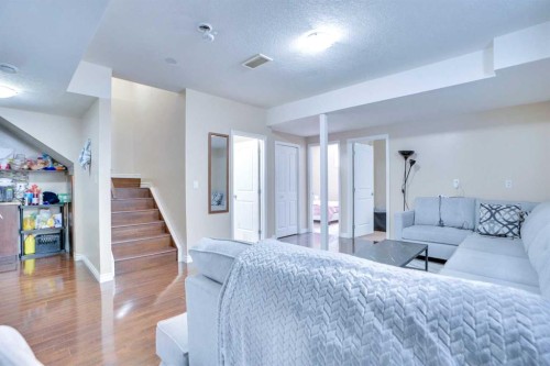 21 Saddlelake Gardens Ne, Calgary, AB - Indoor