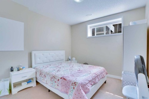 21 Saddlelake Gardens Ne, Calgary, AB - Indoor Photo Showing Bedroom