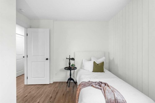 144 Deer Ridge Way Se, Calgary, AB - Indoor Photo Showing Bedroom