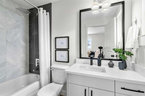 144 Deer Ridge Way Se, Calgary, AB - Indoor Photo Showing Bathroom